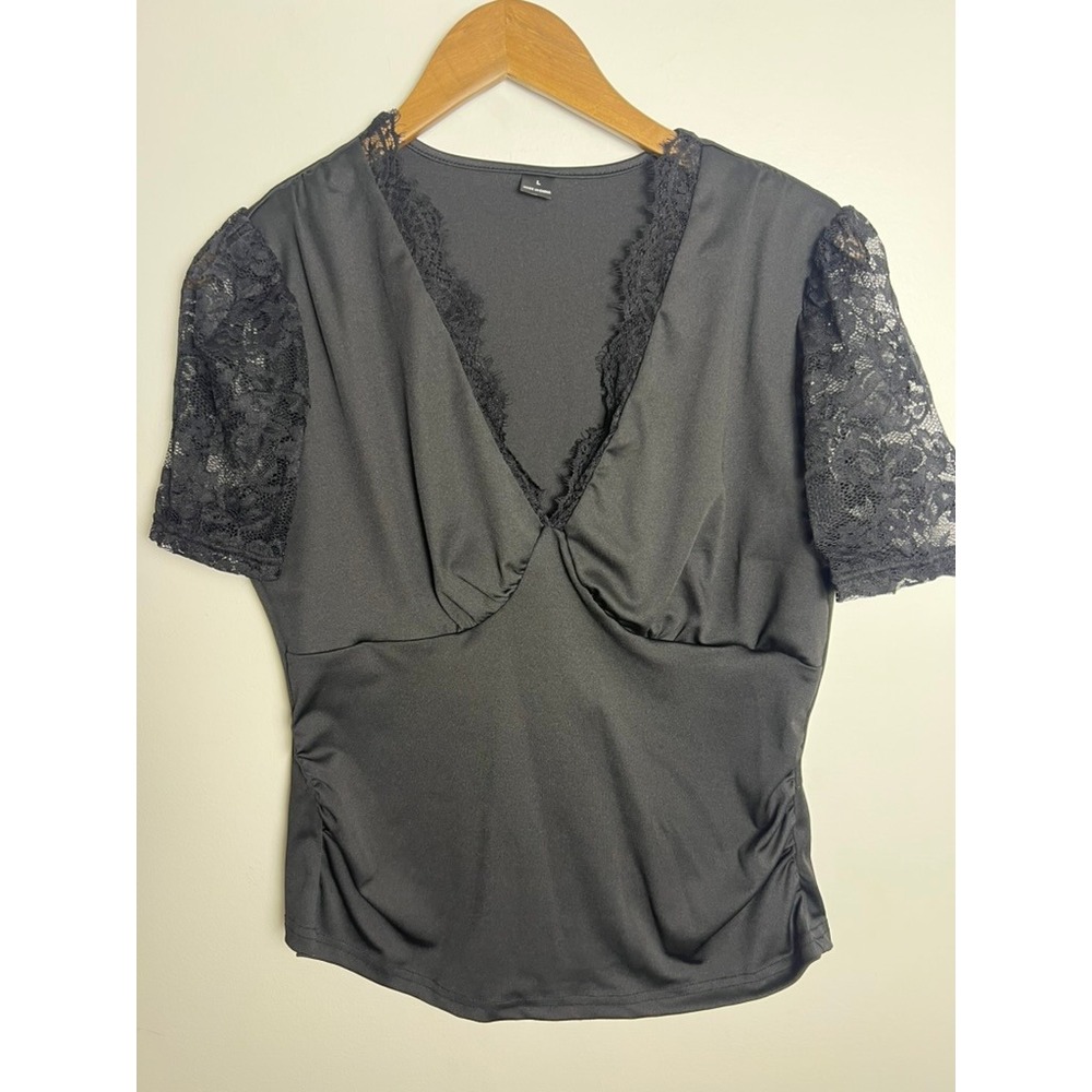 LG Black Lace V-Neck Short Sleeve Ruched Bodice Top Old Money Goth Satin Classy